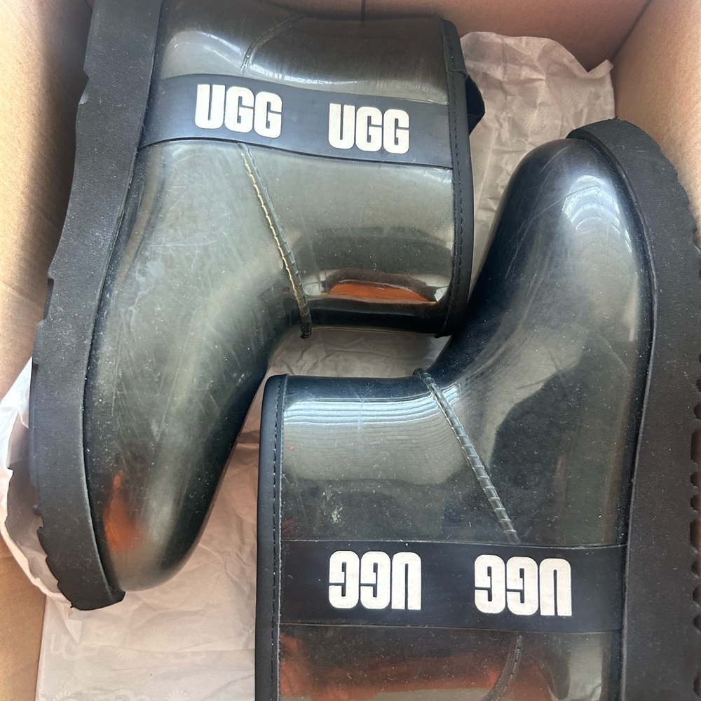 UGG Black Classic Clear Mini Size 4